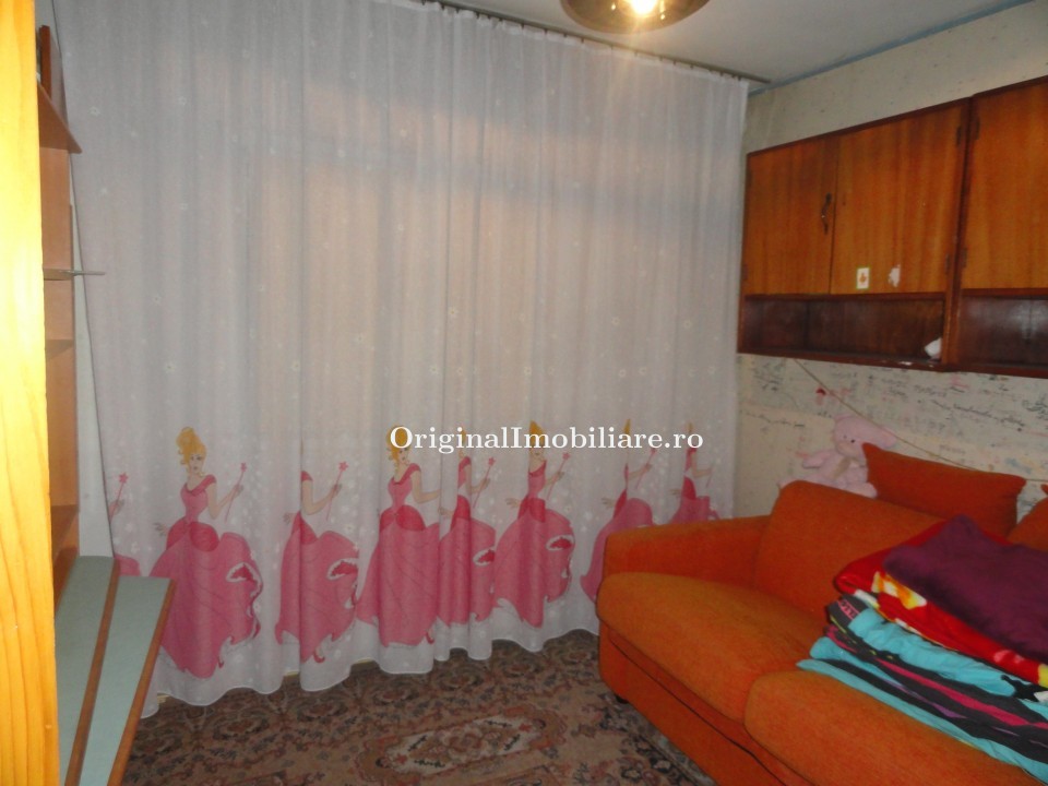 Apartament 3 camere confort 1, decomandat in Podgoria